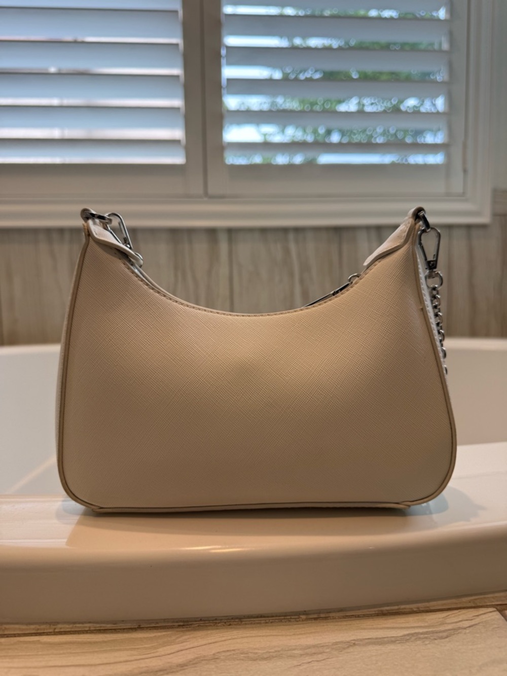 Prada White Saffiano Leather Shoulder Bag with Chain Strap - Picture 2 of 6